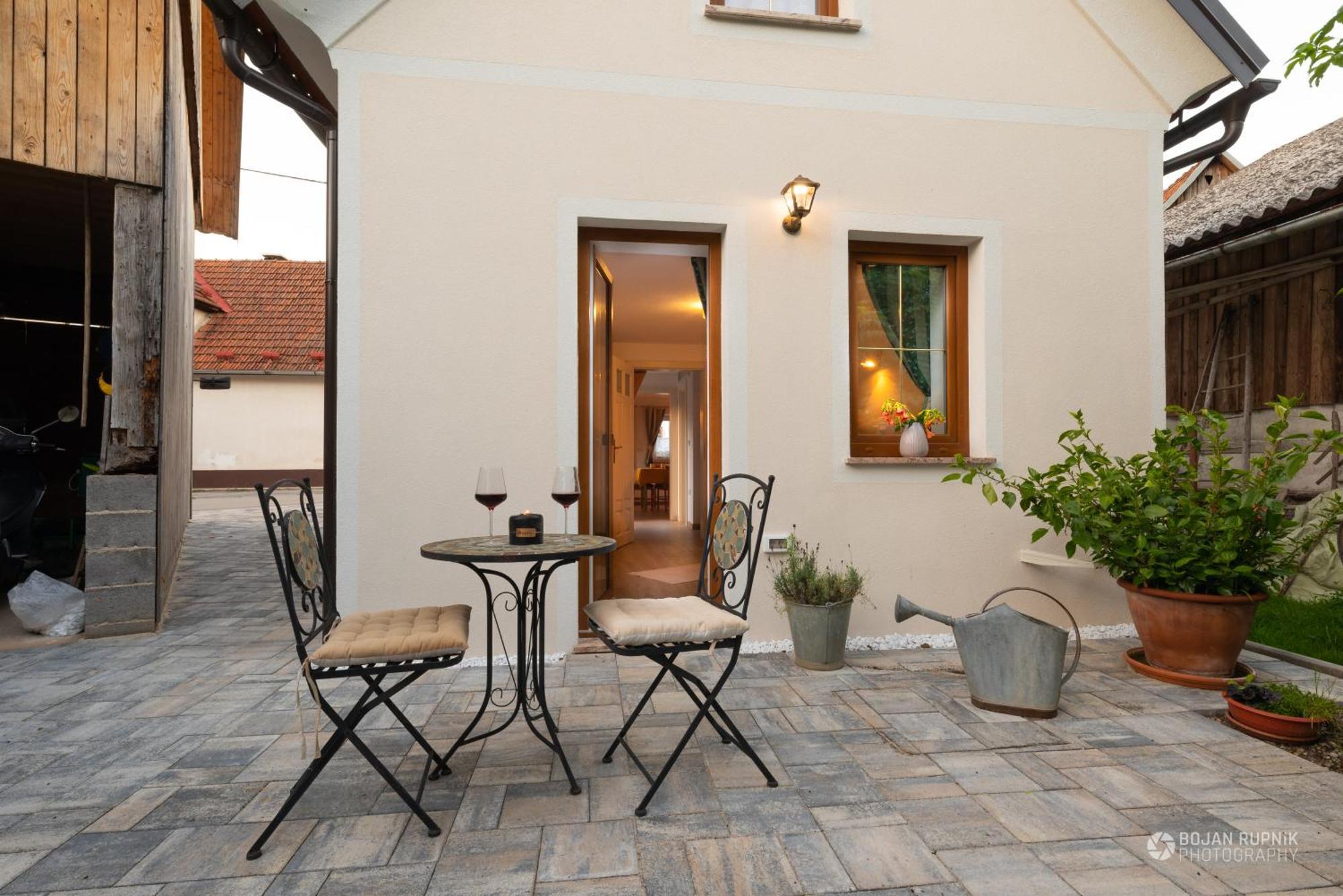 Cherry House - Cosy House - Ideal For Bear Watching, In The Neighborhood Of The Medieval Sneznik Castle Stari Trg pri Lozu Bagian luar foto